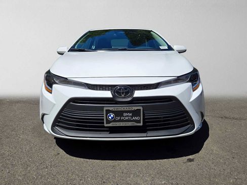 Used 2026 Toyota Corolla LE FWD image 8