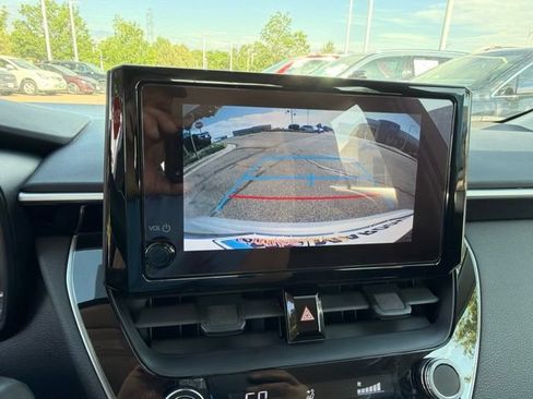 Used 2024 Toyota Corolla LE FWD image 9