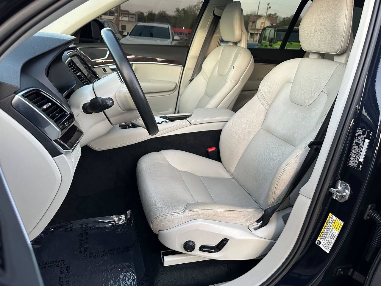 Used 2016 Volvo XC90 T6 Momentum w/ Protection Package Plus AWD/4WD image 19