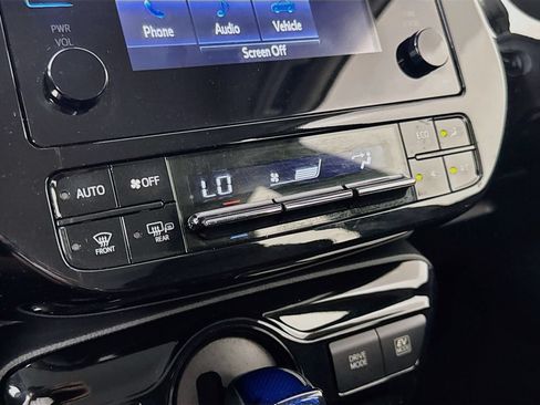 Used 2019 Toyota Prius LE AWD/4WD image 16
