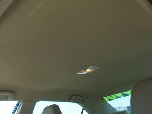 Used 2017 Toyota Camry LE FWD image 6