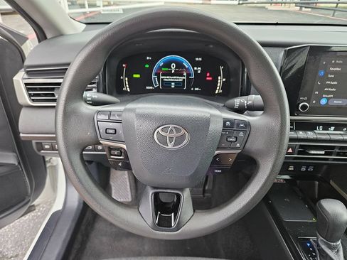 Used 2025 Toyota Camry LE FWD image 16