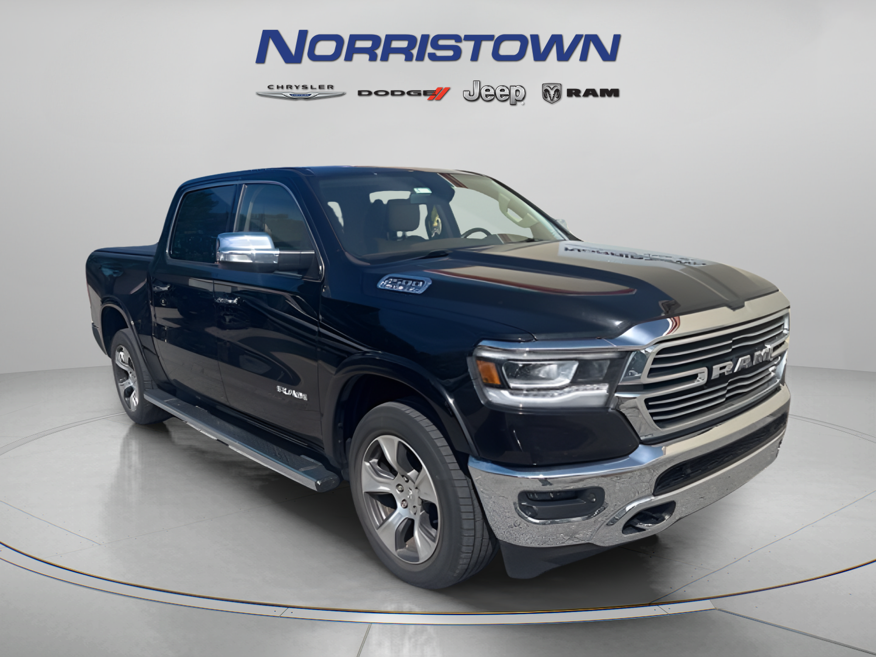 Used 2019 RAM 1500 Laramie AWD/4WD image 1