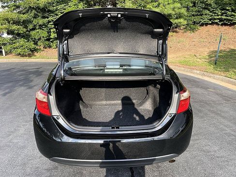 Certified 2018 Toyota Corolla LE FWD image 22