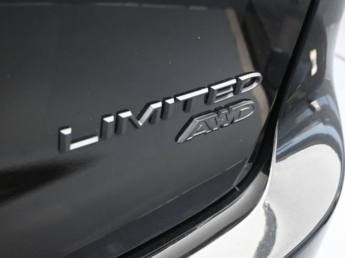 Used 2024 Chrysler Pacifica Limited w/ S Appearance Package image 46