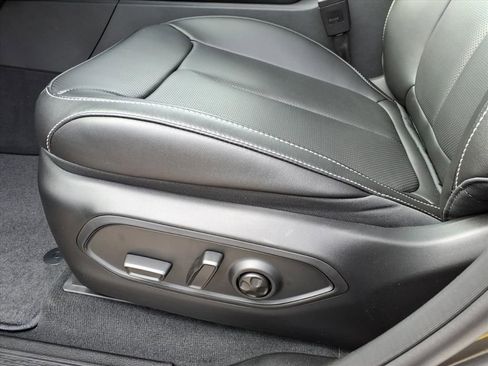 New 2025 Jeep Grand Cherokee Limited w/ Luxury Tech Group II image 10