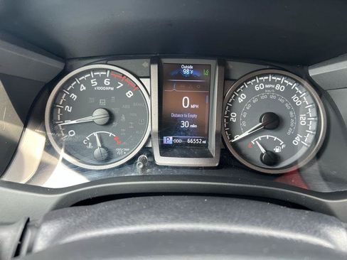 Used 2021 Toyota Tacoma TRD Sport w/ Technology Package AWD/4WD image 15
