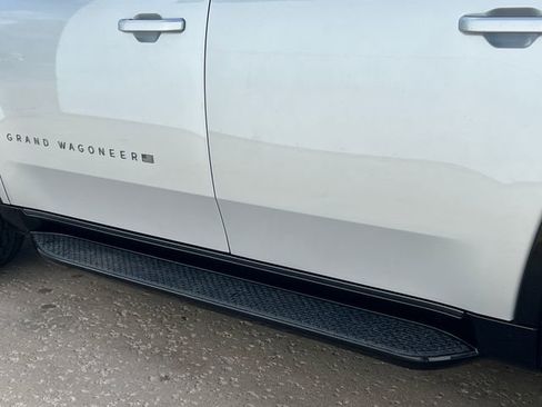 New 2026 Jeep Grand Wagoneer 4WD image 10