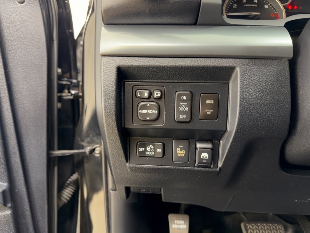 Used 2014 Toyota Tundra Platinum RWD image 29