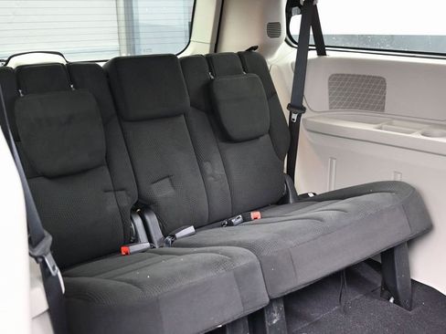 Used 2016 Dodge Grand Caravan SE w/ Quick Order Package 29E SE image 23