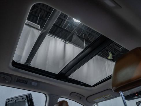 Used 2024 Nissan Pathfinder Platinum w/ Black Appearance Package image 32