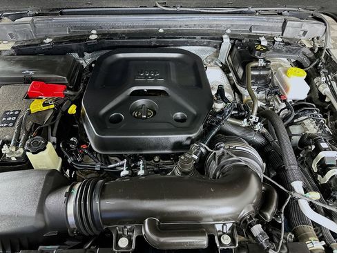 Used 2024 Jeep Wrangler Unlimited Sport AWD/4WD image 37