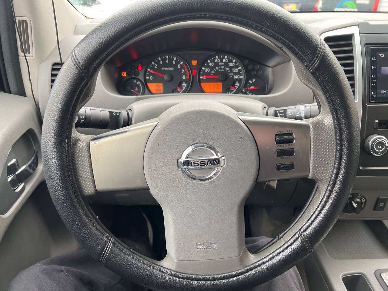 Used 2010 Nissan Frontier SE AWD/4WD image 18