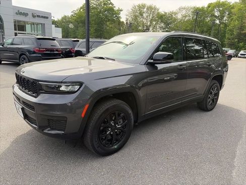 Used 2025 Jeep Grand Cherokee L Altitude AWD/4WD image 2