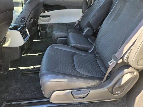 Used 2024 Kia Carnival SX Prestige FWD image 12