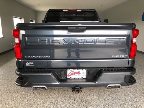Used 2020 Chevrolet Silverado 1500 Custom w/ Custom Value Package AWD/4WD image 3