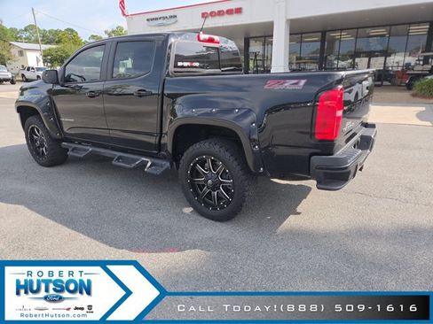 Used 2022 Chevrolet Colorado Z71 w/ Safety Package AWD/4WD image 8