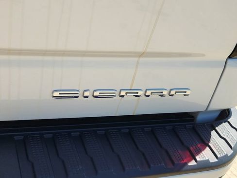 Used 2024 GMC Sierra 1500 Denali w/ Technology Package AWD/4WD image 32