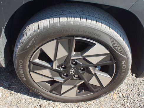 Used 2024 Hyundai Kona SEL w/ Convenience Package AWD/4WD image 4