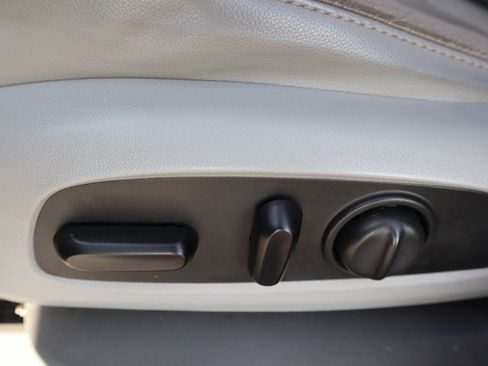 Used 2017 GMC Acadia SLT image 6