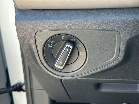 Used 2019 Volkswagen Atlas SE w/ Towing Package FWD image 16