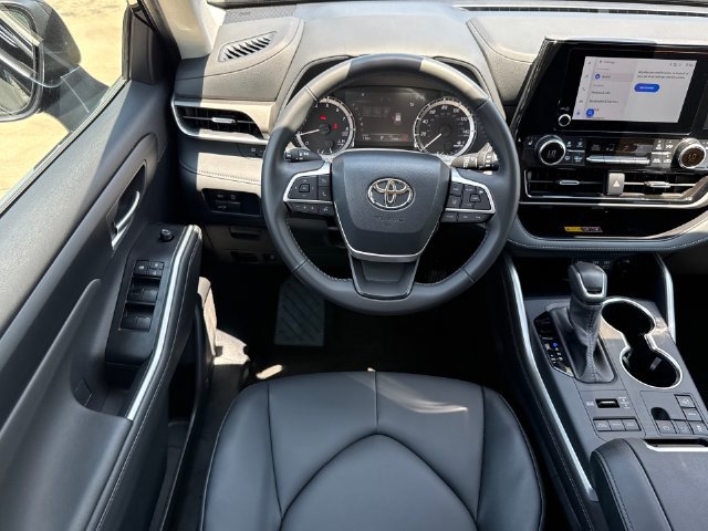 Used 2026 Toyota Highlander XLE AWD/4WD image 23