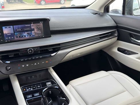 Used 2025 Nissan Murano SV AWD/4WD image 23
