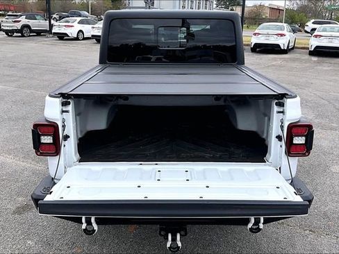 Used 2024 Jeep Gladiator Sport image 29
