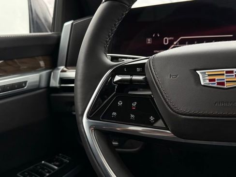 Used 2026 Cadillac Escalade Platinum Sport image 13