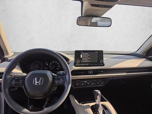 Used 2023 Honda HR-V LX image 14