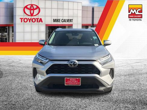 Used 2025 Toyota RAV4 LE AWD/4WD image 8