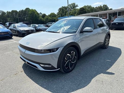 Used 2024 Hyundai Ioniq 5 SEL RWD image 1