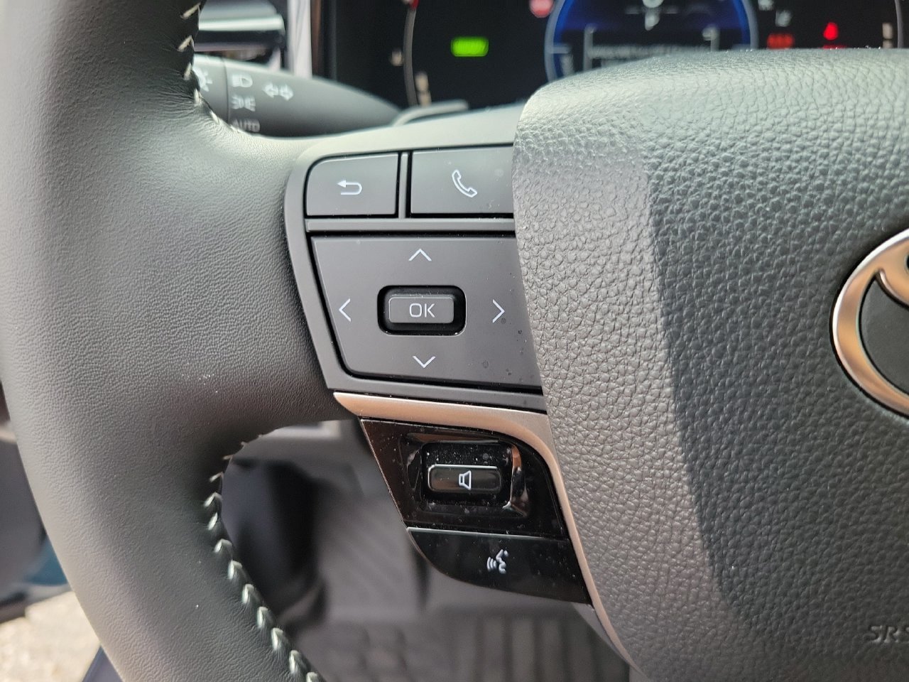 Used 2025 Toyota Camry SE FWD image 20