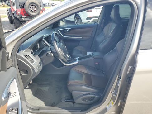 Used 2016 Volvo XC60 T5 Premier FWD image 13