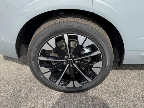 New 2026 Volvo XC60 T8 Plus w/ Protection Package Premier image 4