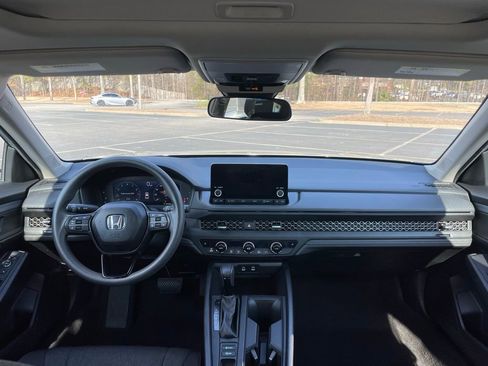 Certified 2025 Honda Accord SE image 10