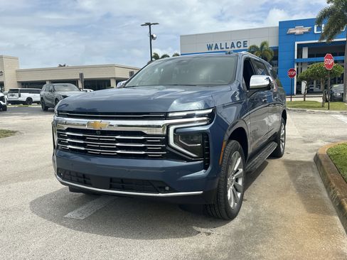 New 2026 Chevrolet Suburban Premier AWD/4WD image 2