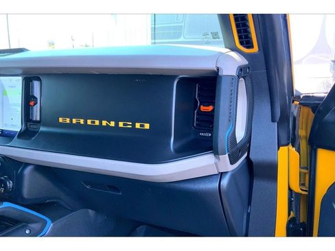 Used 2022 Ford Bronco Wildtrak AWD/4WD image 18