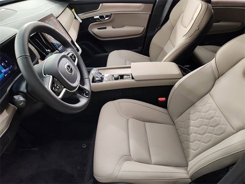 New 2026 Volvo XC90 B5 Plus w/ Protection Package Premier image 14