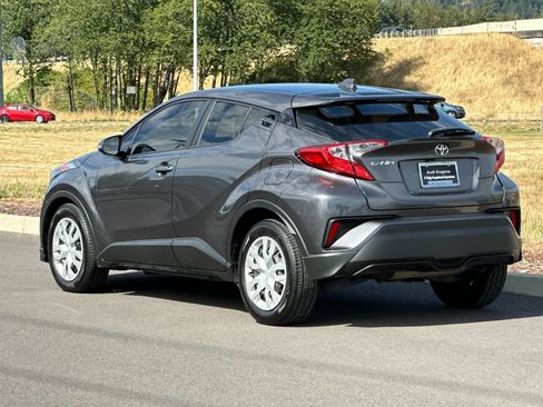 Used 2019 Toyota C-HR LE FWD image 5