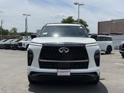 New 2026 INFINITI QX80 4WD image 2