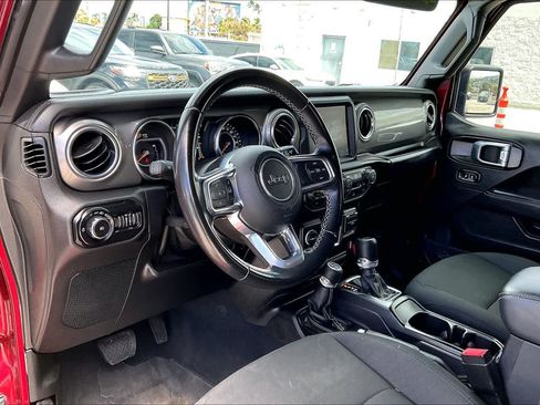 Used 2021 Jeep Wrangler Unlimited Sahara AWD/4WD image 2