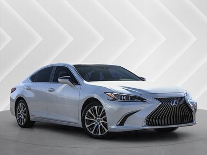 Used 2021 Lexus ES 300h w/ Premium Package