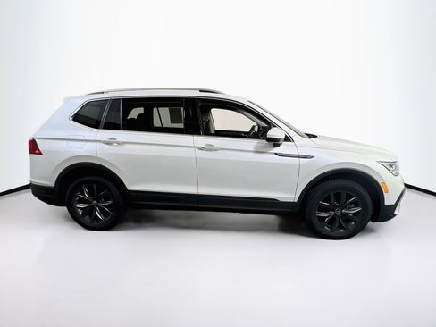 Used 2023 Volkswagen Tiguan SE AWD/4WD image 4