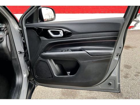 Used 2023 Jeep Compass Trailhawk image 20