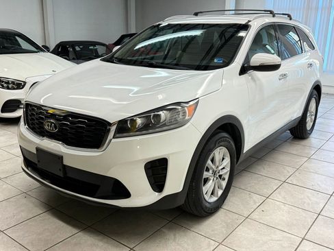 Used 2019 Kia Sorento LX w/ LX Convenience Package FWD image 3