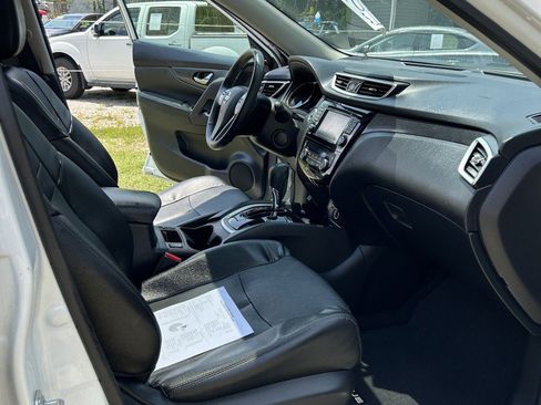 Used 2016 Nissan Rogue SL w/ SL Premium Package FWD image 17