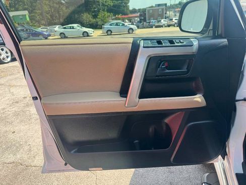 Used 2013 Toyota 4Runner Limited AWD/4WD image 19