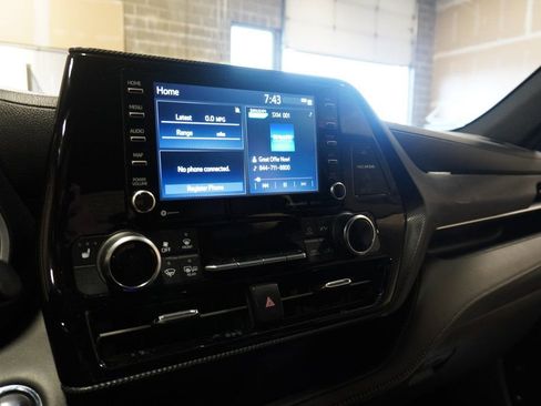 Used 2022 Toyota Highlander XSE image 16