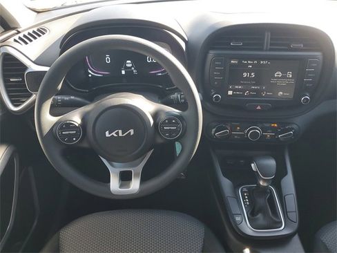 New 2025 Kia Soul LX image 18
